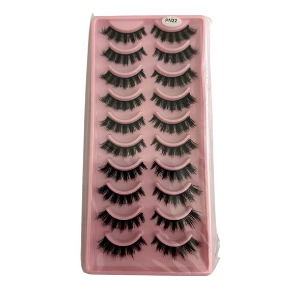 Pack of 10 Short Faux Eyelashes in Black - Picture 1 of 2